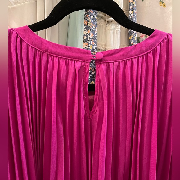 Fabulous Pink Pleated Chiffon Mini Dress - Picture 9 of 9